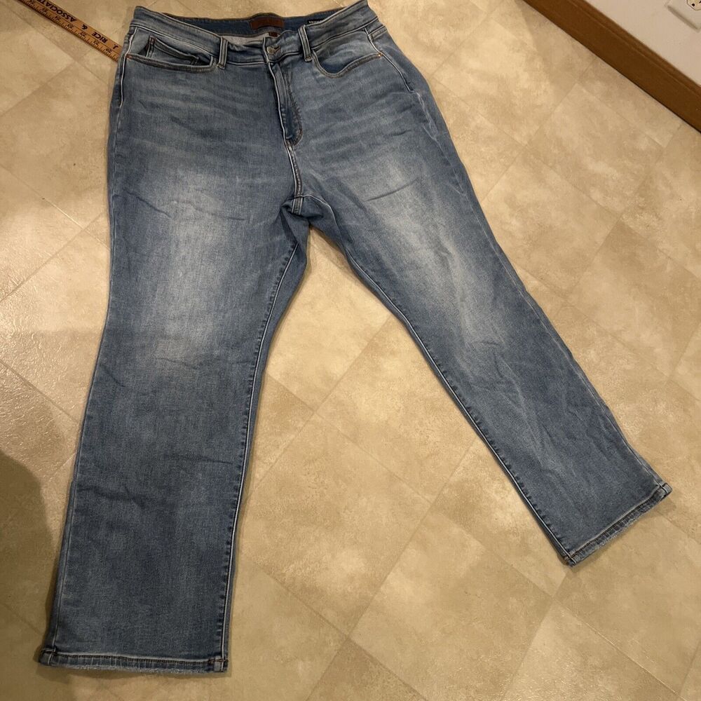 Judy Blue Straight Fit Jeans Women Plus Size 20W Light Wash Thermal JB82562MD-PL